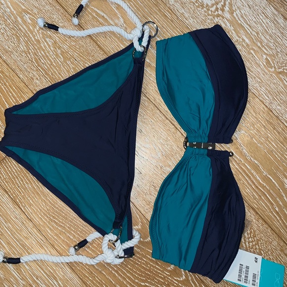 Bikini Set - Picture 3 of 3